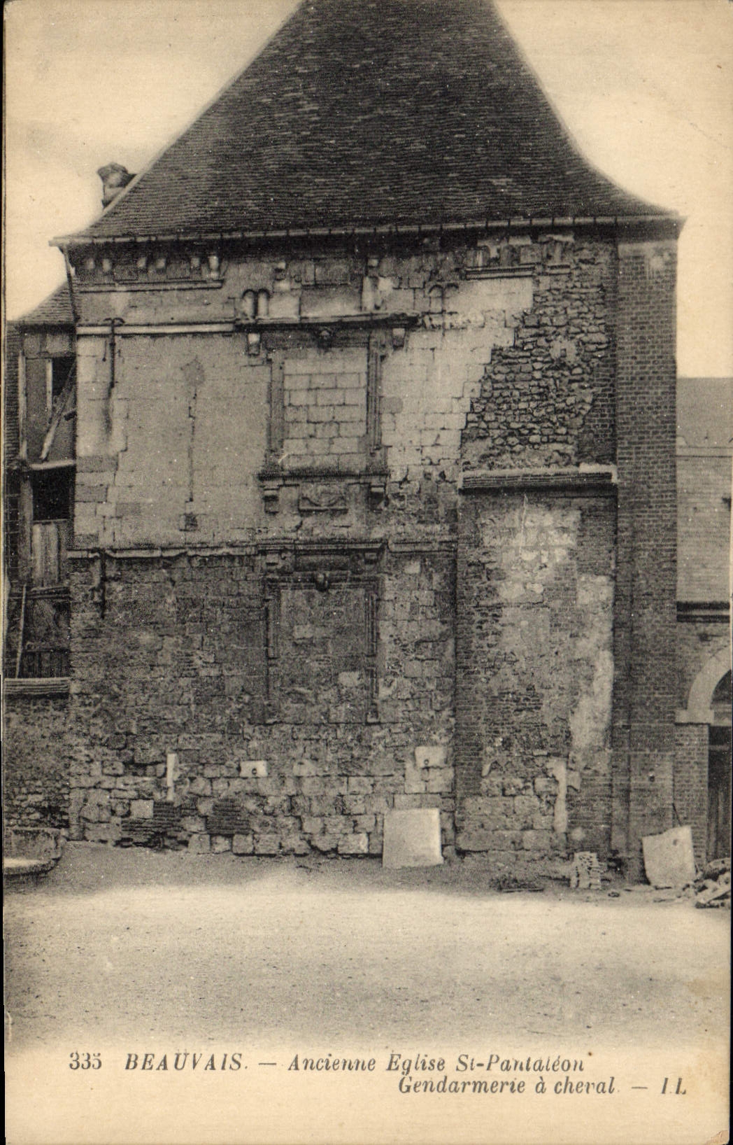 Beauvais — Ancienne Église St-Pantaléon, Gendarmerie à Cherval — I.L.