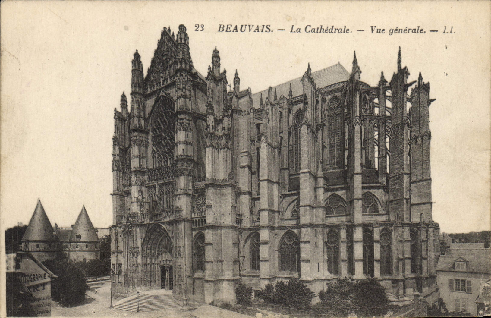 Beauvais — La Cathédrale — Vue générale — LL.