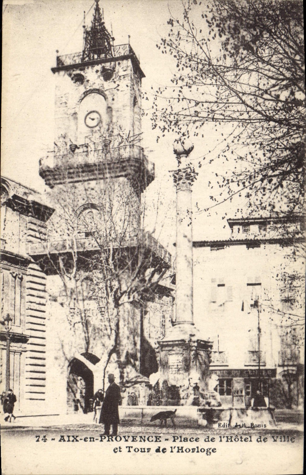 AIX-en-PROVENCE - Place de l'Hôtel de Ville et Tour de l'Horloge — Éditeur L. Bonis, n°74