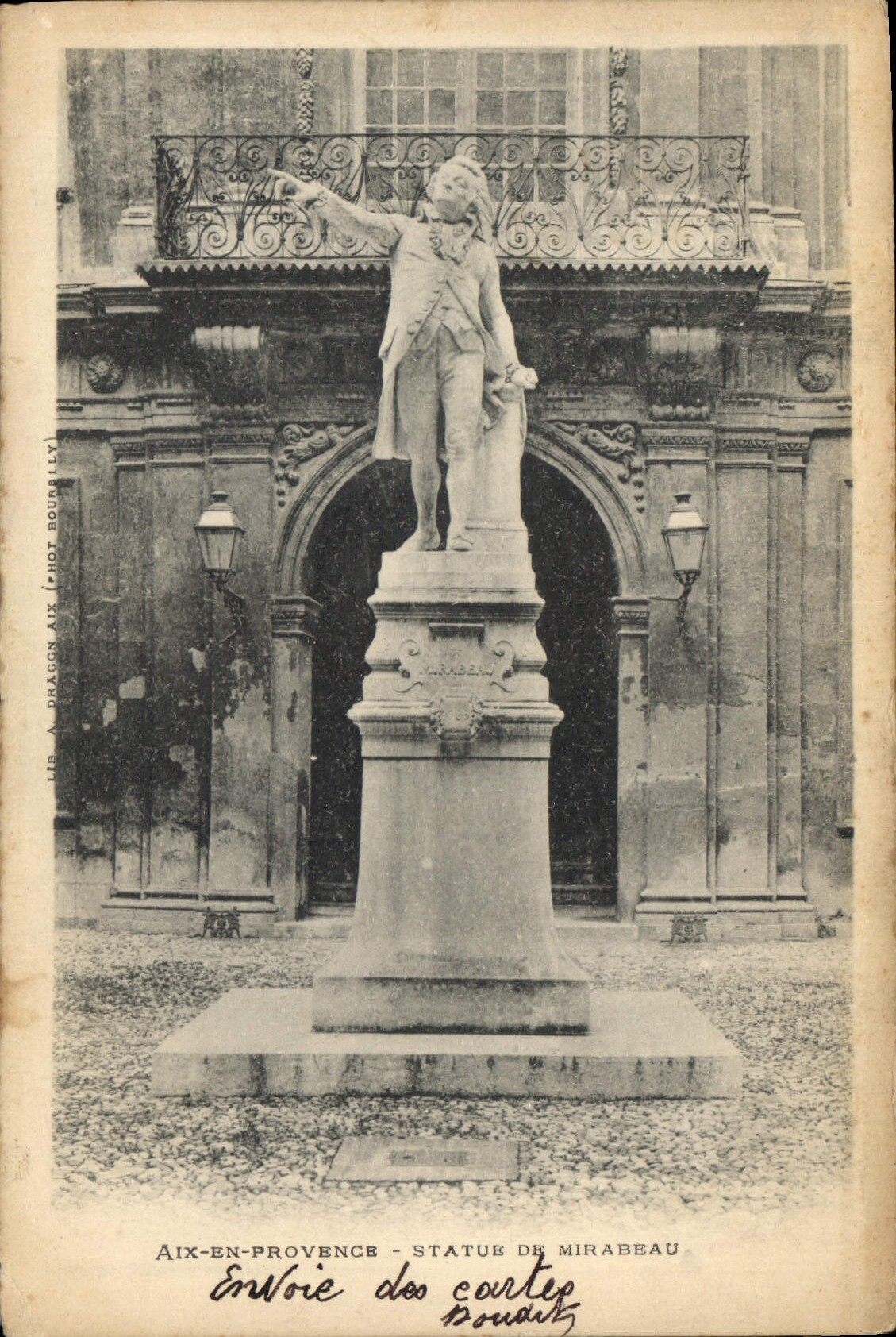 Aix-en-Provence — Statue de Mirabeau — Librairie Dragon Aix (Phot. Bournely)