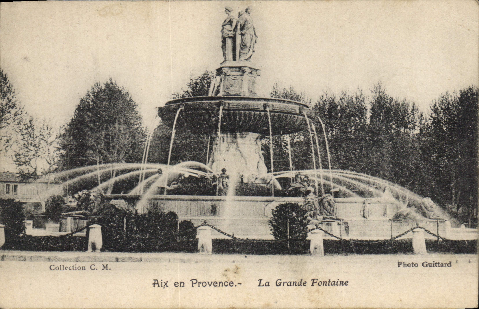 Aix en Provence — La Grande Fontaine — Photo Guittard