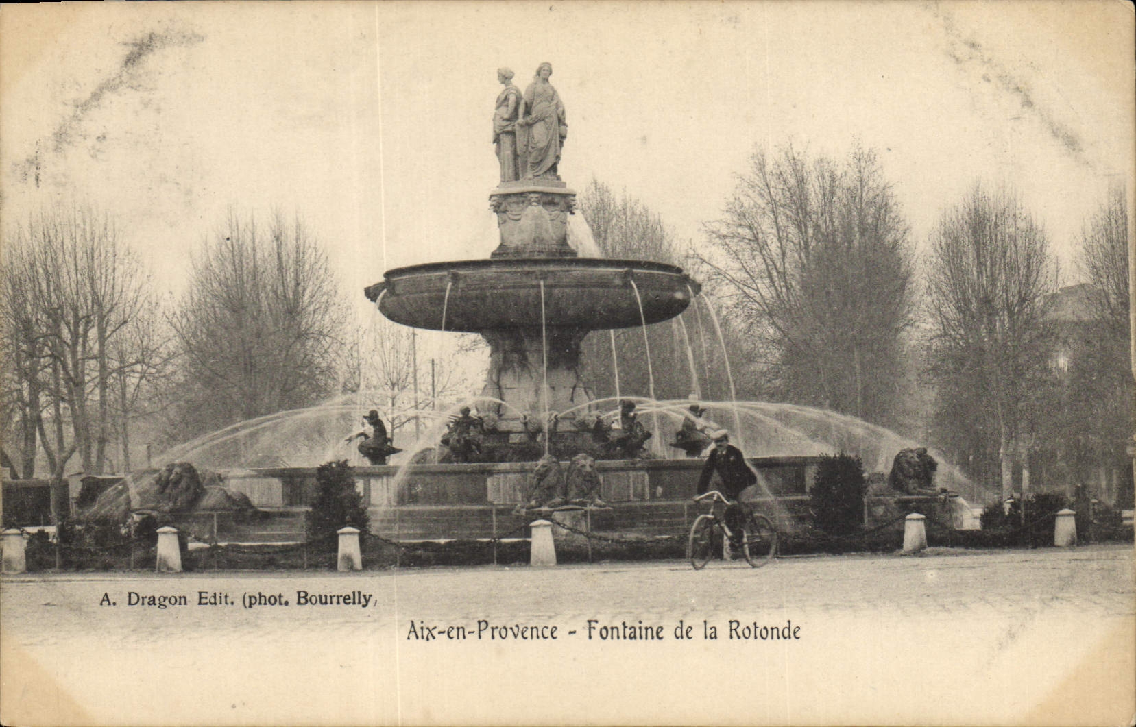 Aix-en-Provence — Fontäne der Rotonde — A. Dragon Edit. (phot. Bourrelly)