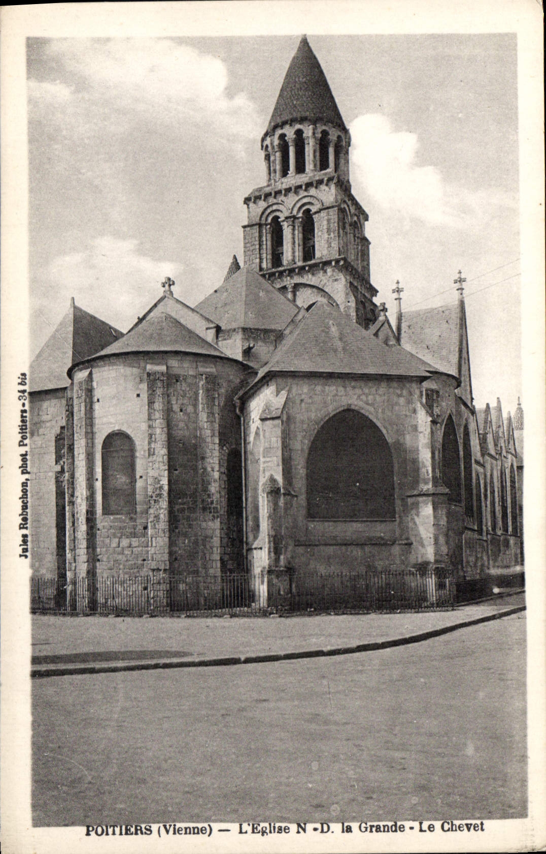 CPA Poitiers Vienne L'Eglise N D la Grande Le Chevet 