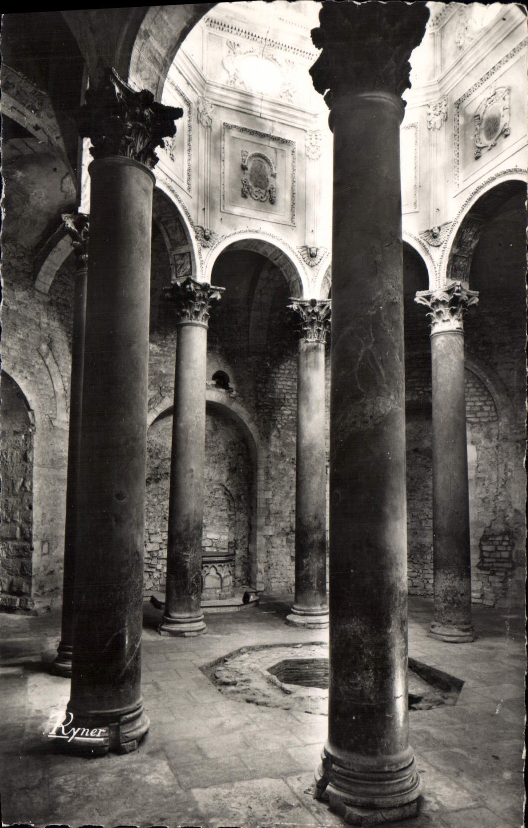 Baptistère de la Cathédrale — Saint-Sauveur — Aix-en-Provence — Édition Ryner