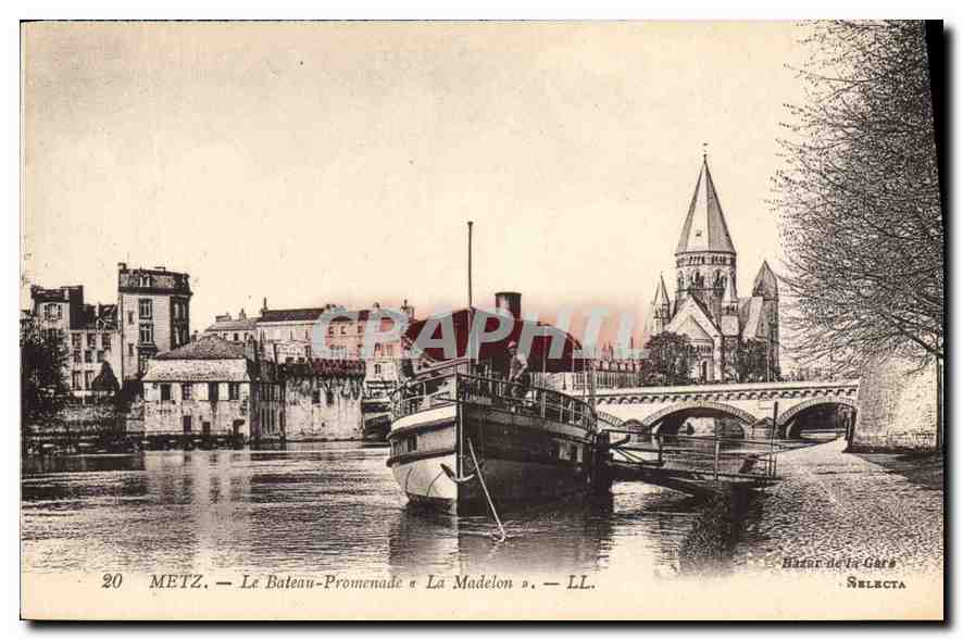 Metz — Le Bateau-Promenade « La Madelon » — LL. — Éditeur SELECTA
