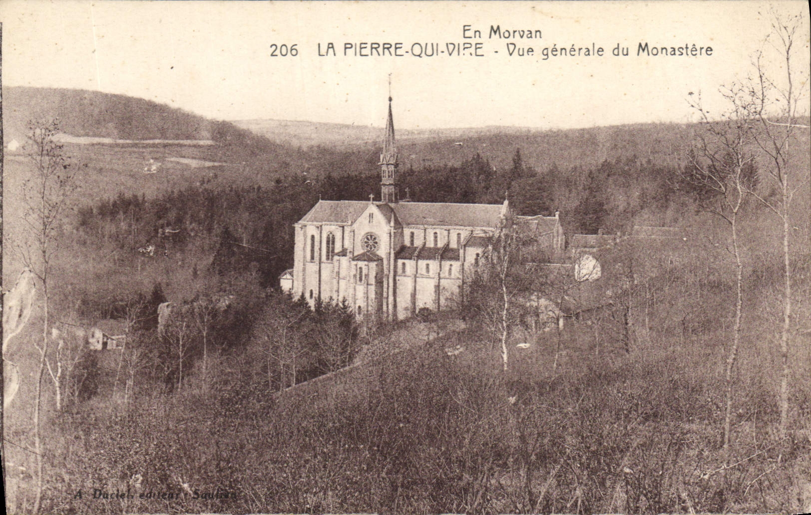 CPA En Morvan La Pierre Qui Vire Vue generale du Monastere 
