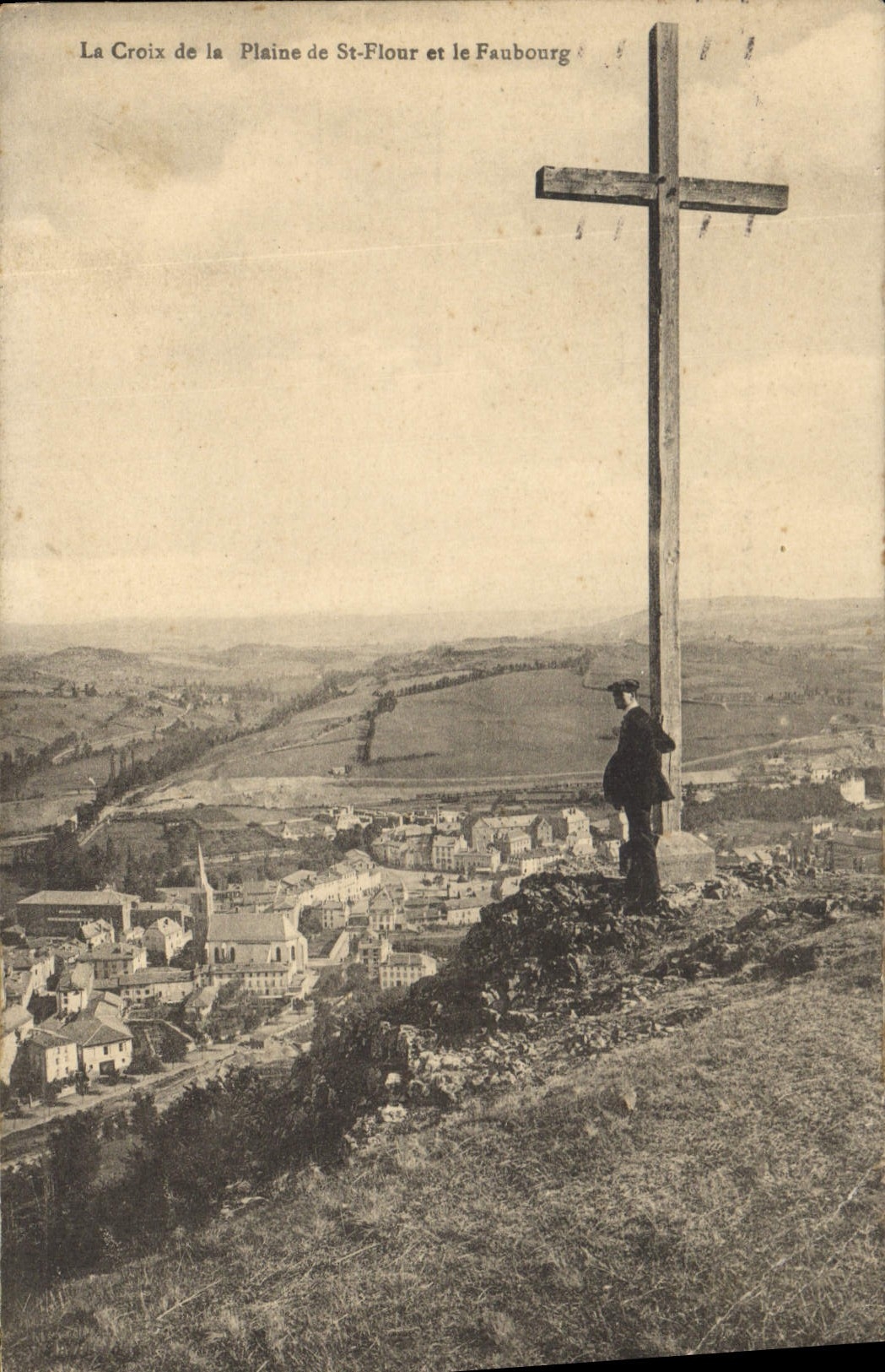 CPA Le Croix de la Plaine de St Flour et le Faubourg 