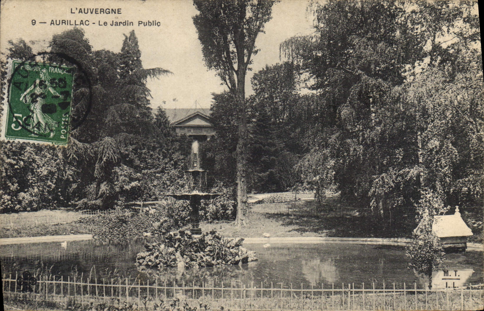 CPA l'Auvergne Aurillac Le Jardin Public 