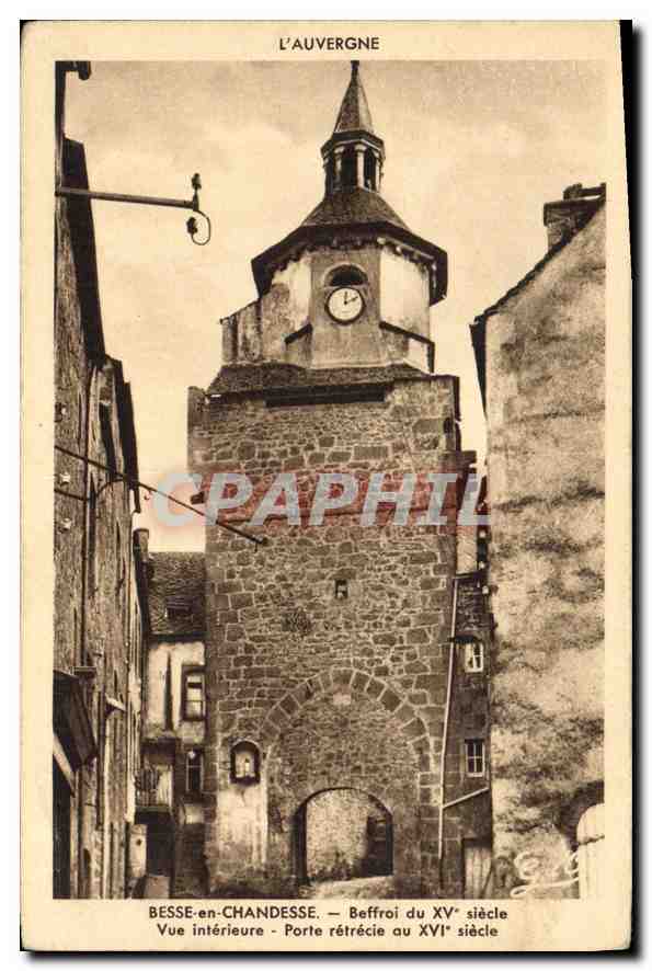 CPA l'Auvergne Besse e Chandesse Vue intererieur Porte retrecie 