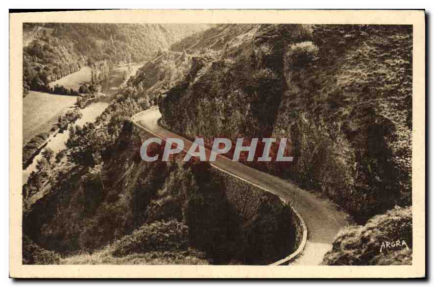 CPA Chaudesaigues Cantal Route de St Flour a Chaudesaigues Tournants de la cote de Lanau 