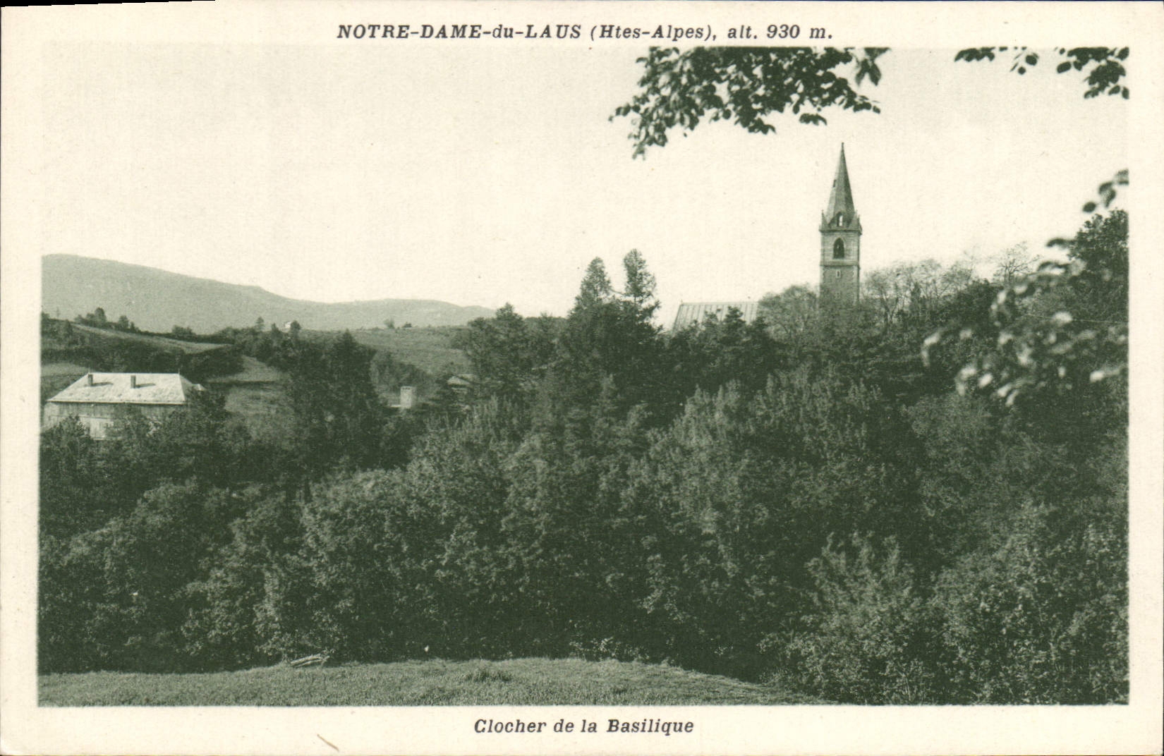 Notre-Dame-du-Laus (Alte Alpi), alt. 930 m. — Campanile della Basilica