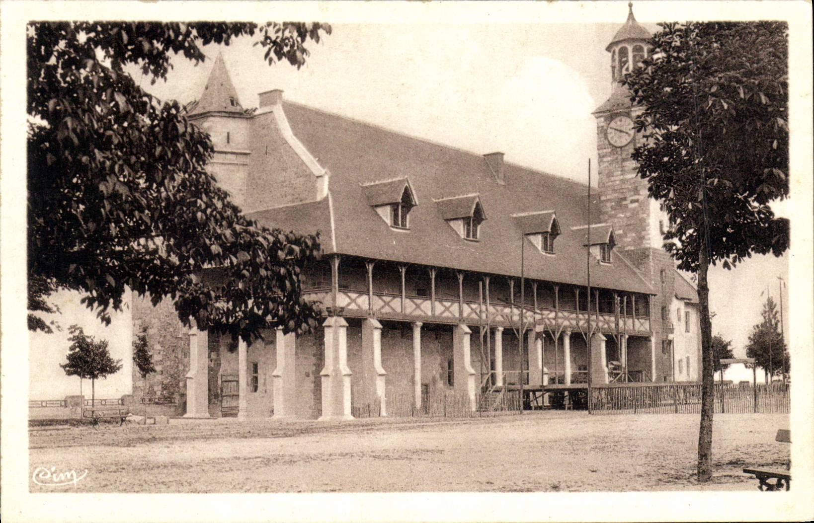 CPA Montlucon Allier Le Vueau Chateau 