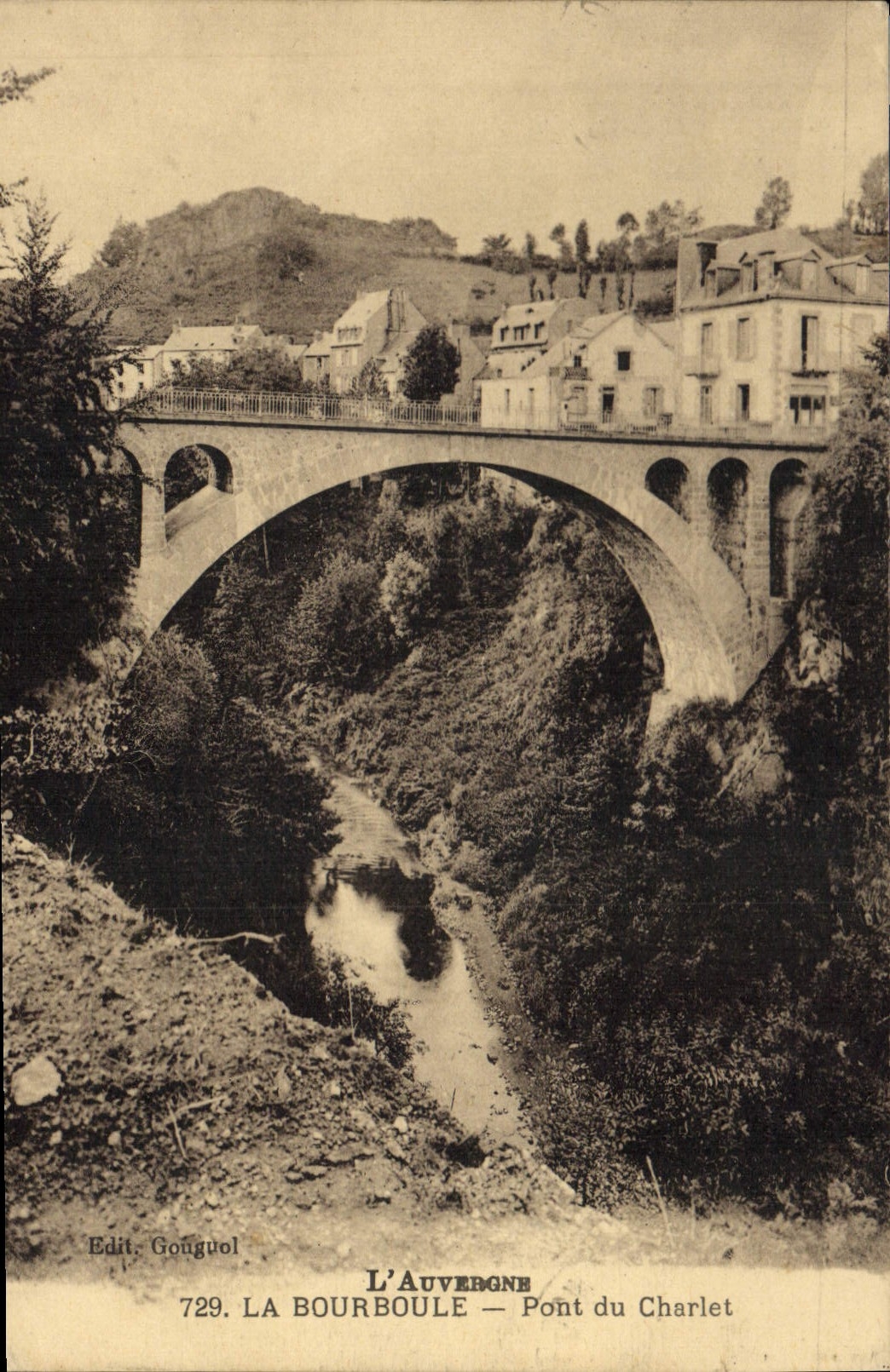 CPA l'Auvergne La Bourboule Pont du Charlet 