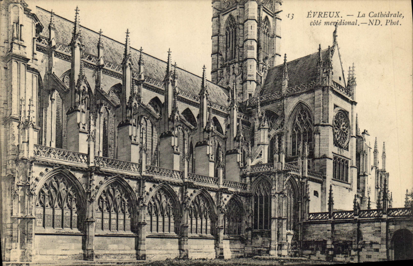 CPA Evreux La Ctahedrale cote meridional 