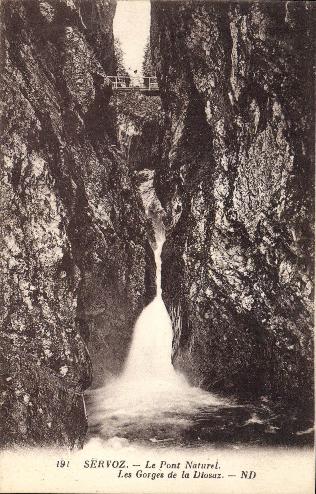 CPA Servoz Le Pont Naturel Les Gorges de la Diosaz 