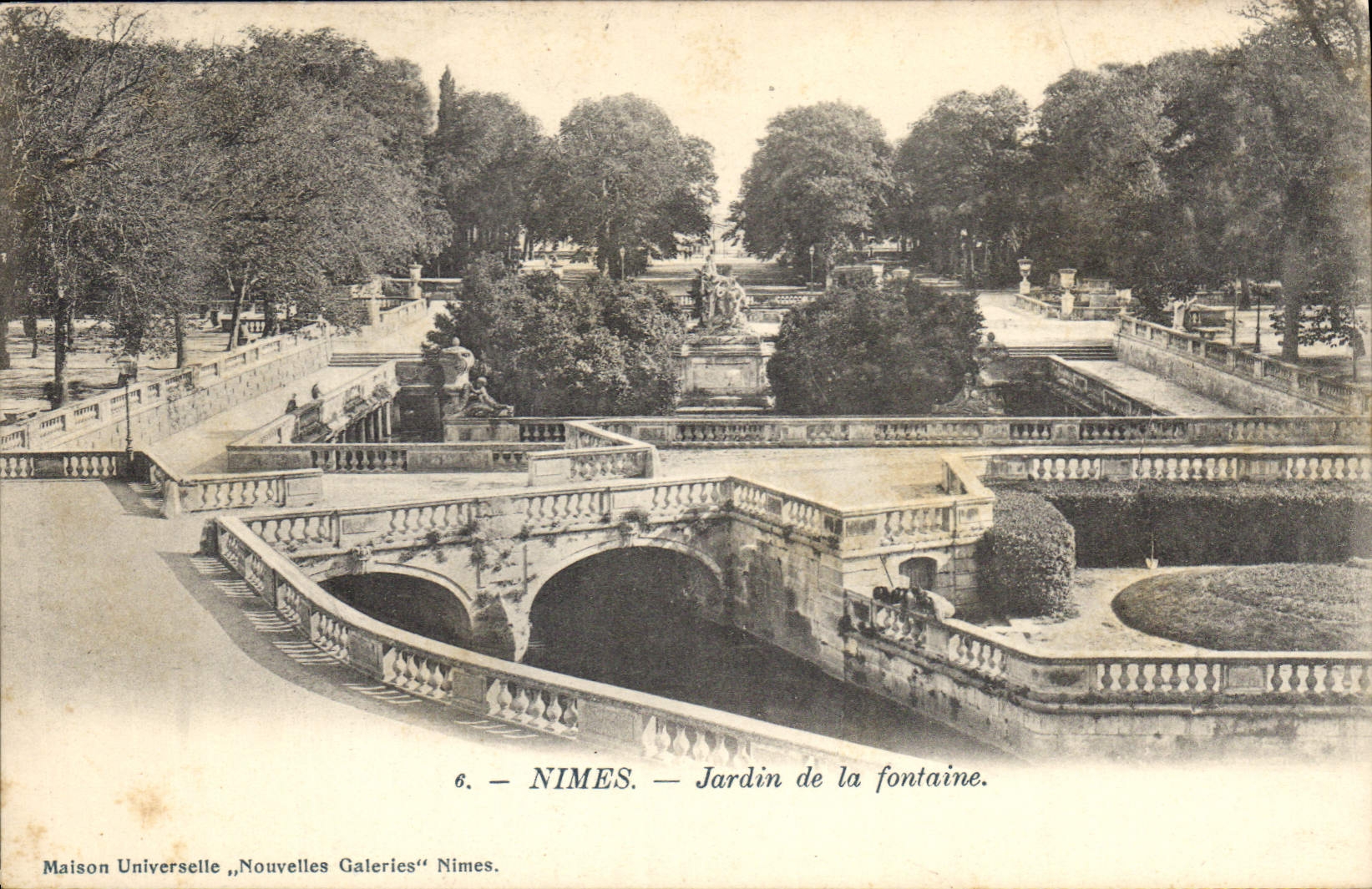Nîmes — Jardin de la fontaine — Maison Universelle, Nouvelles Galeries, Nîmes