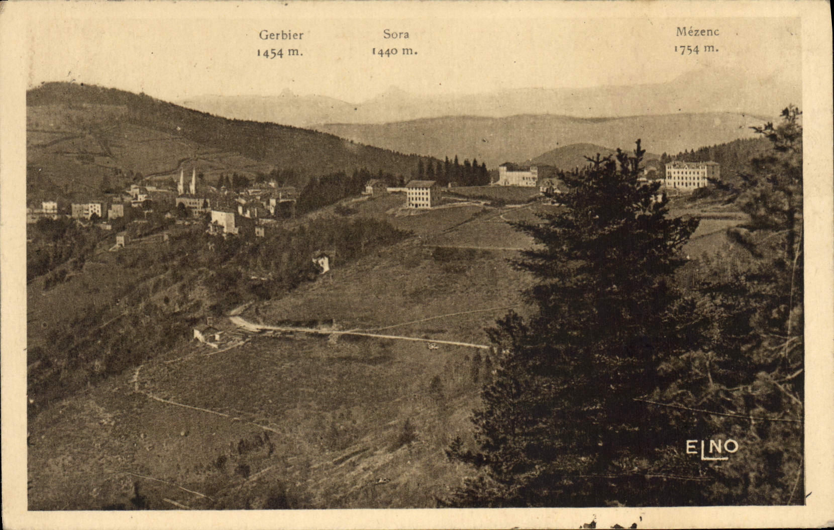 CPA La Louvesc Ardeche Vue panoramique et Route de Satillieu Perspective des Cevannes 