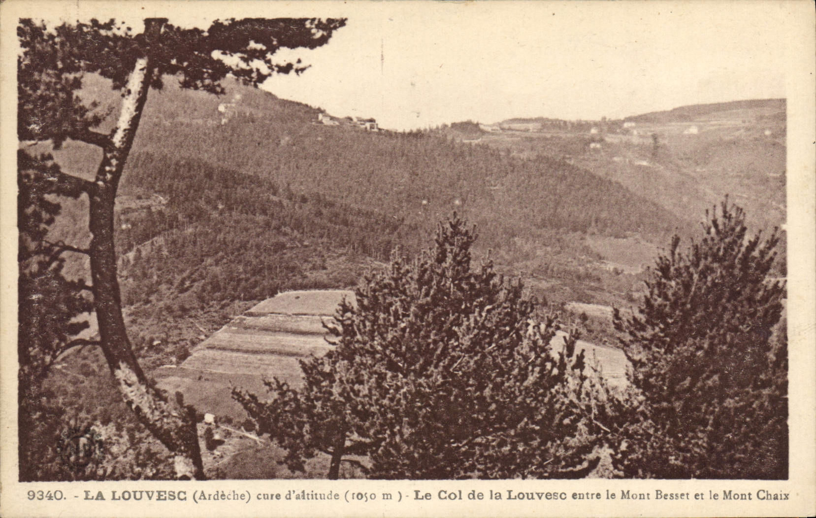 La Louvesc (Ardèche) — Col de la Louvesc entre Mont Besset et Mont Chaix — Éditions d'art Matgenet Brenond