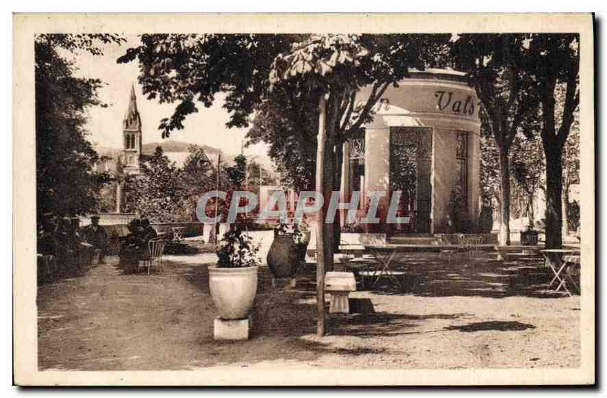CPA Vals les Bains Square de la Source Vals les Bains St Jean et l'Eglise 