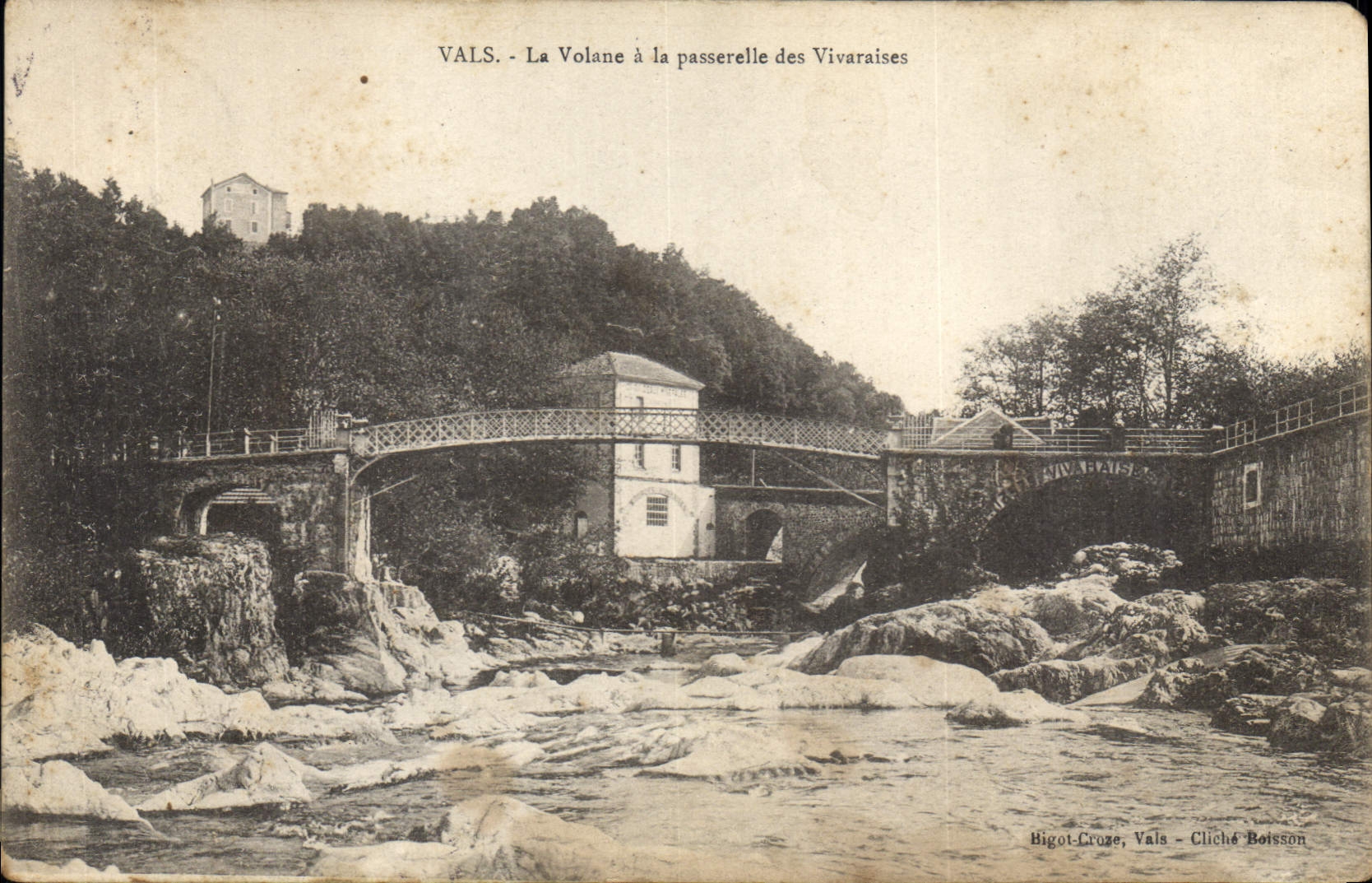 Vals - La Volane à la passerelle des Vivaraïses — Bigot-Croze, Vals - Cliché Boisson