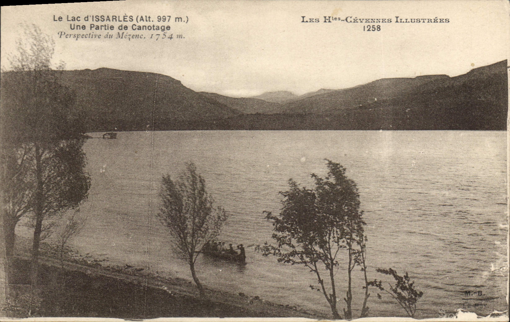 Le Lac d'ISSARLÈS (Alt. 997 m.) — Une Partie de Canotage — Perspective du Mézenc, 1754 m. — Les Hautes-Cévennes Illustrées 1258