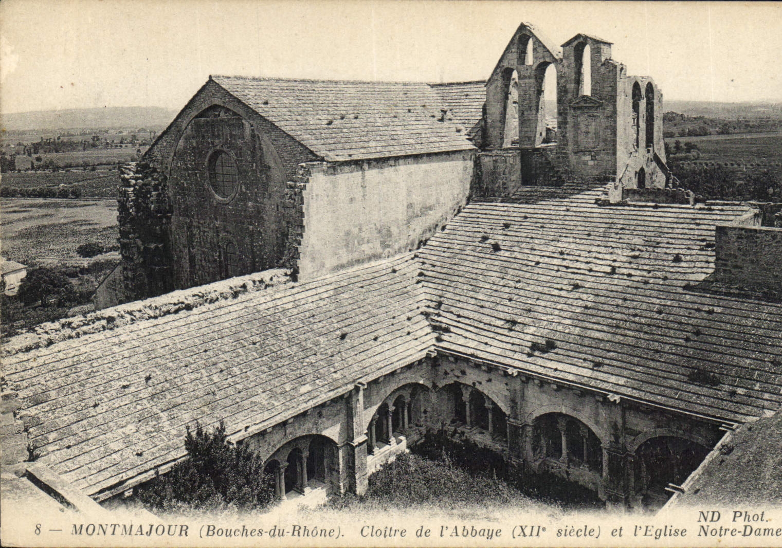 Montmajour (Bouches-du-Rhône) — Abbaye du XIIe siècle — ND Phot.
