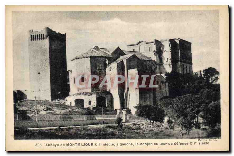 Abbaye de Montmajour — XIIe siècle, à gauche, le donjon ou tour de défense XIVe siècle — Coll. E. C.