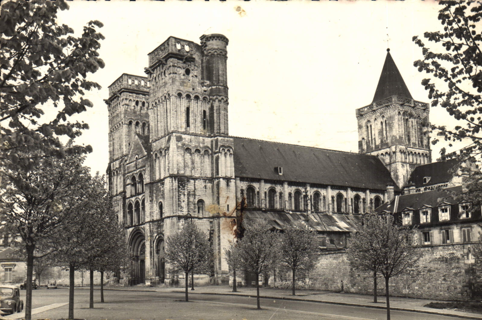 Abbaye aux Dames — Caen — Édition G. Julliot