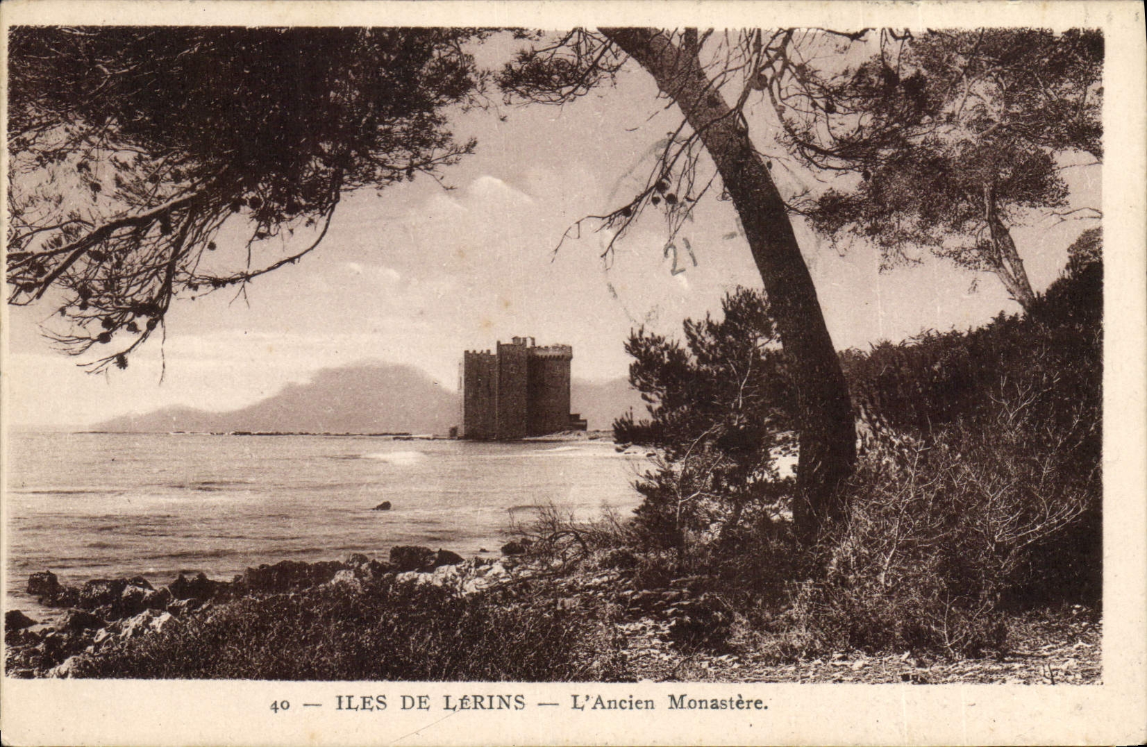 CPA Iles de Lerins l'Ancien Monastere 