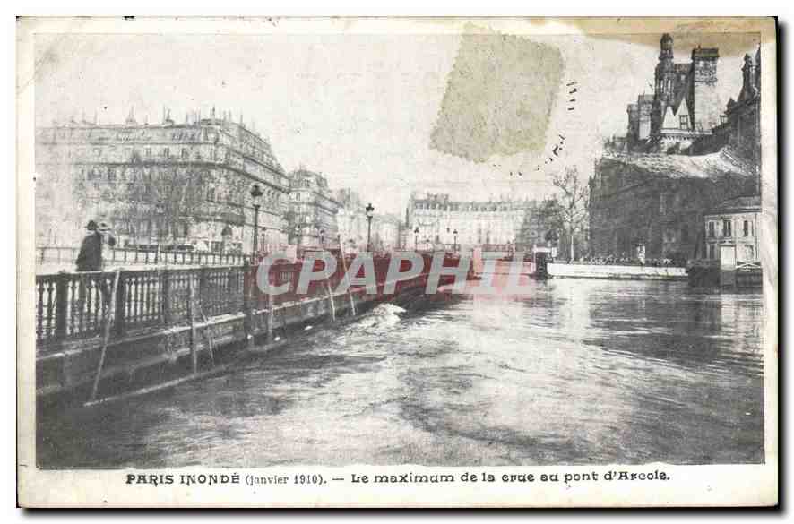 CPA Paris Inonde Janvier 1910 le maximum de la crue au Pont d'Arcole 