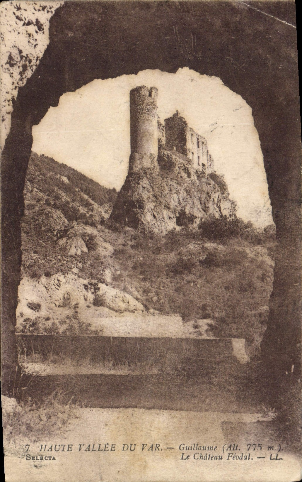 CPA Haut Vallee du Var Guillaume le chateau Feodal 