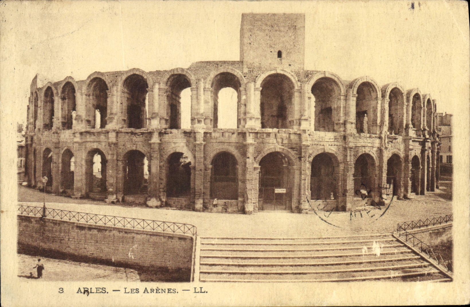 Arles — Les Arènes — LL.