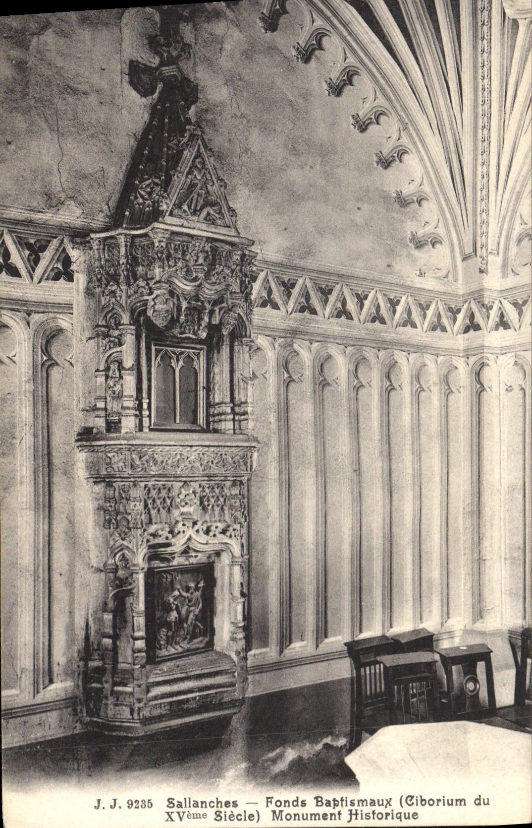 Sallanches — Fonts Baptismaux (Giborium du XVème Siècle) — Monument Historique
