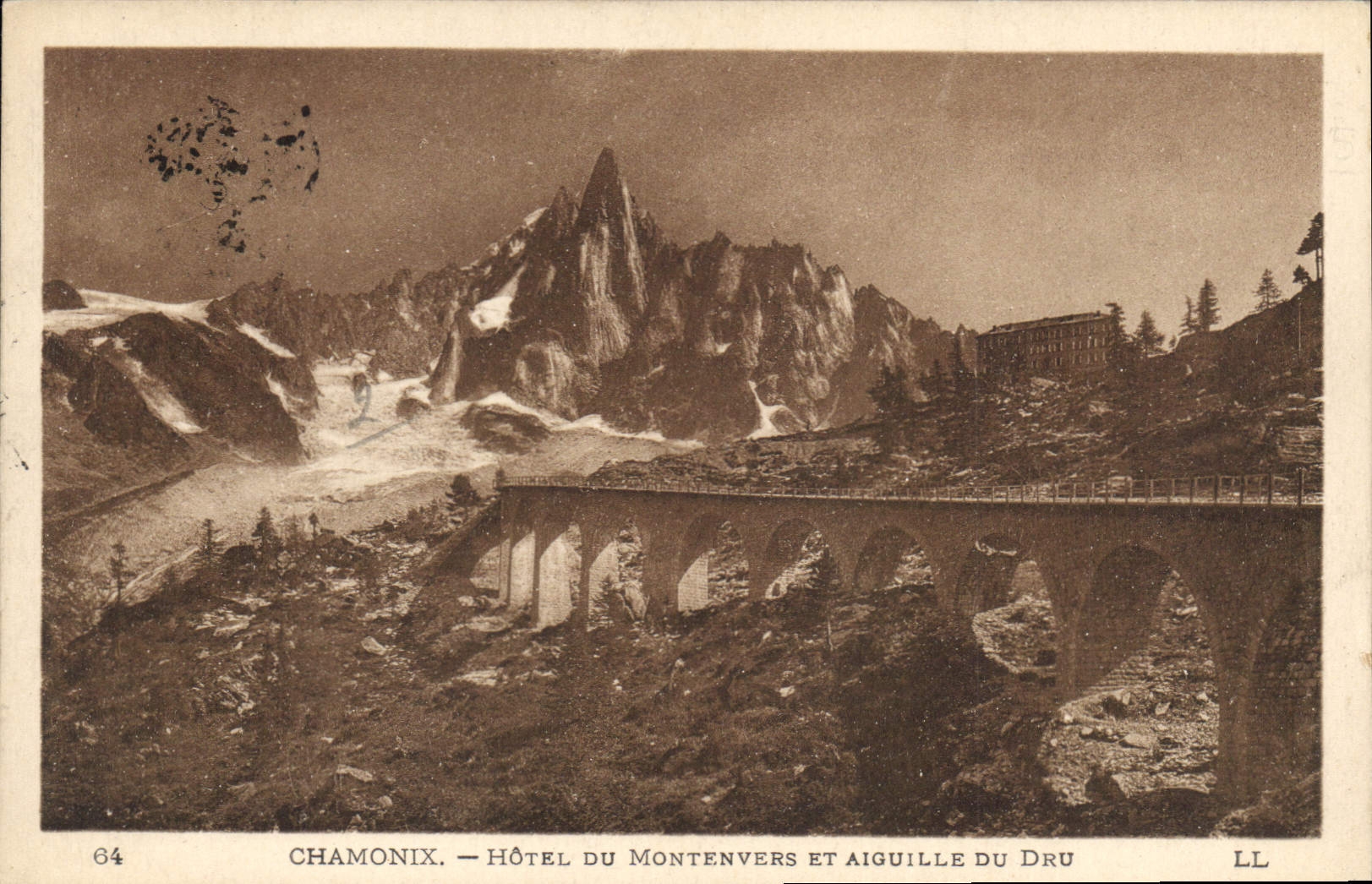Chamonix — Hôtel du Montenvers et Aiguille du Dru — LL