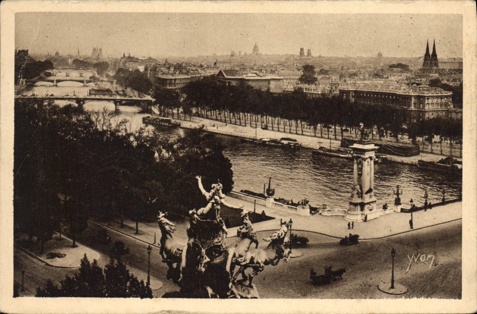 CPA Paris en Flanant Perspective sur la Seine 