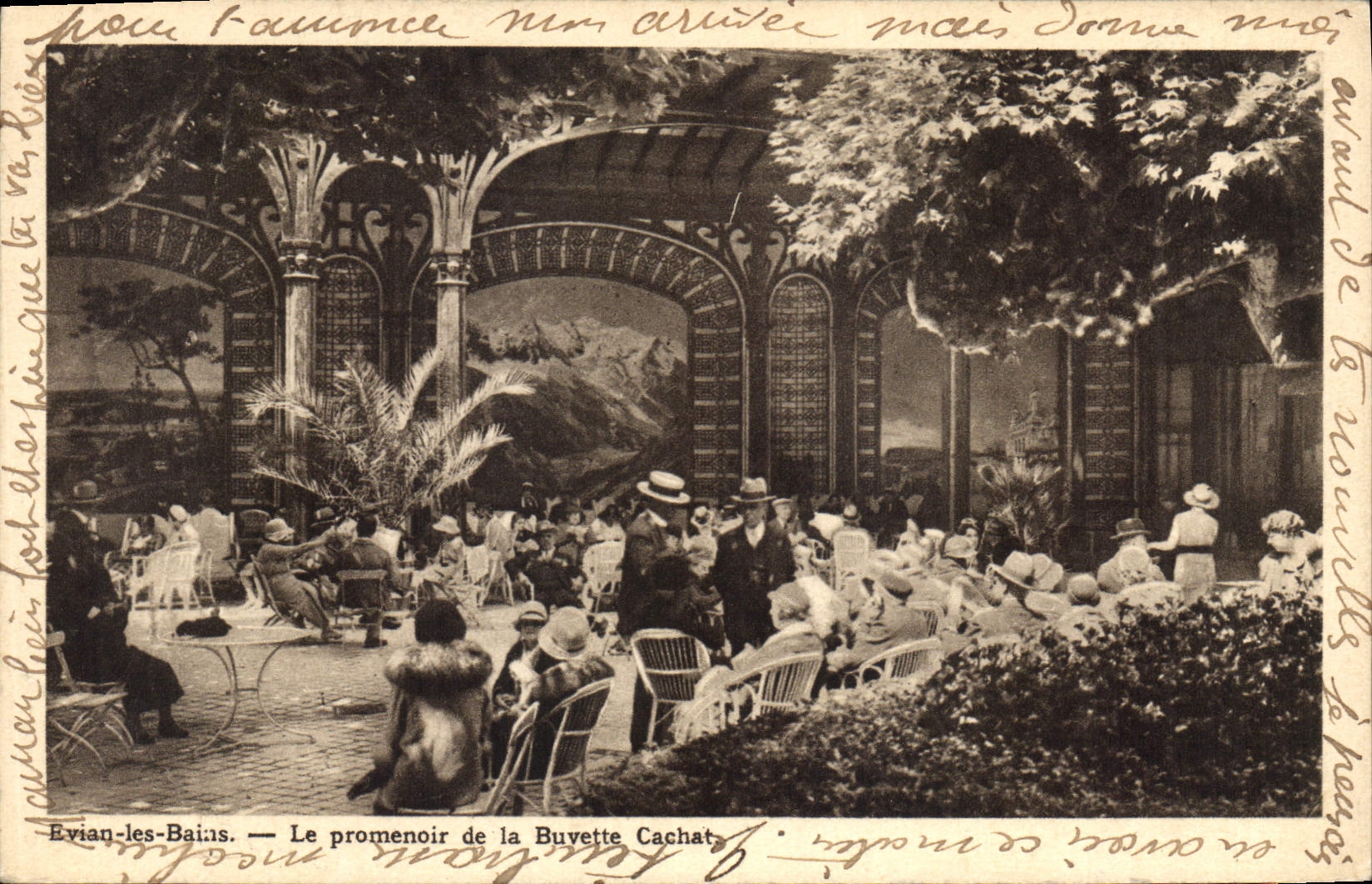 CPA Evian les Bains Le promenoir de la Buvette Cachat 