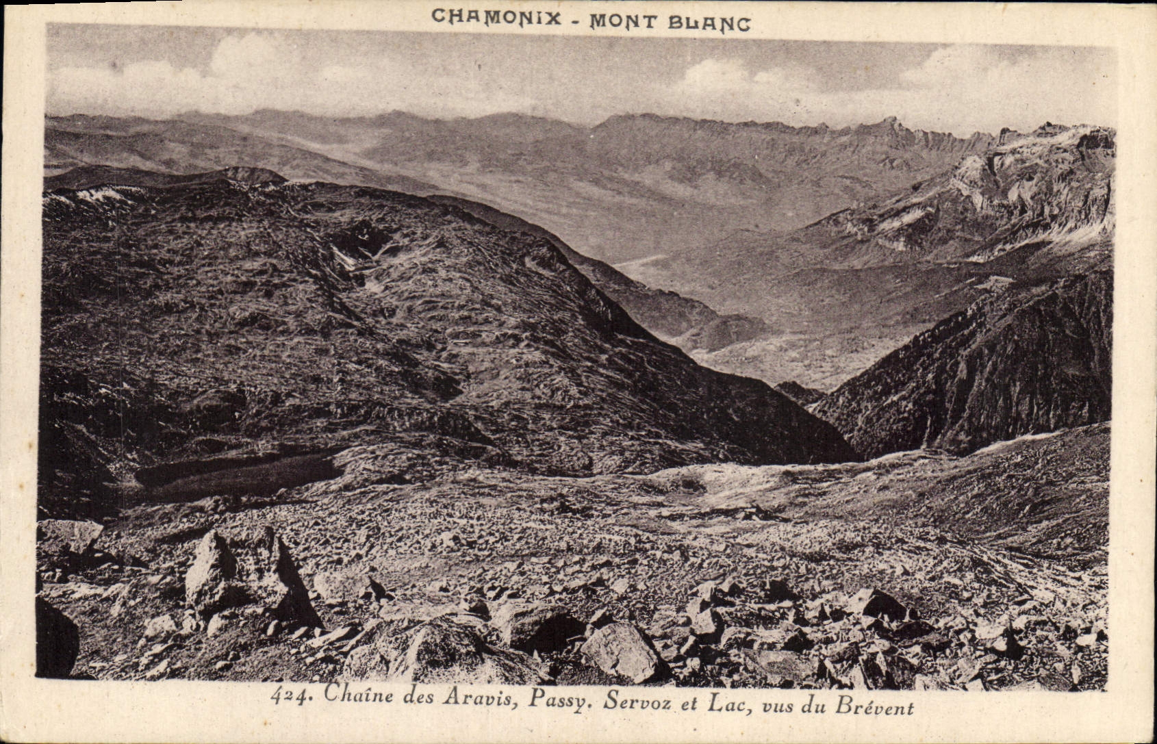 Chamonix - Mont Blanc — Kette der Aravis, Passy, Servoz und See von Brévent gesehen — Nr. 424 — Aug. Couttet, Chamonix