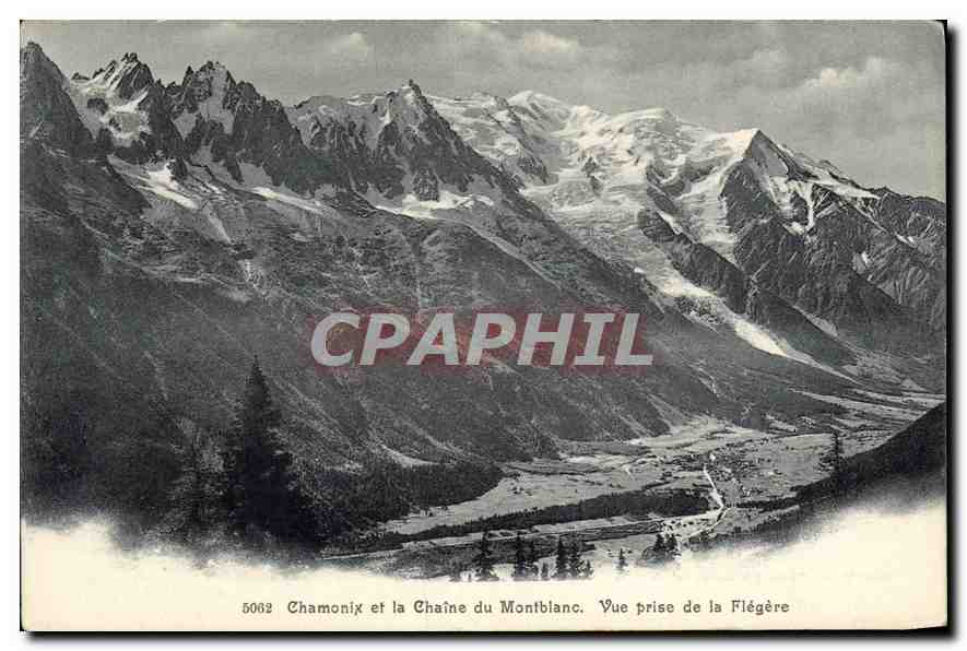 CPA Chamonix et la Chaine du Montblanc Vue prise de la Flegere 