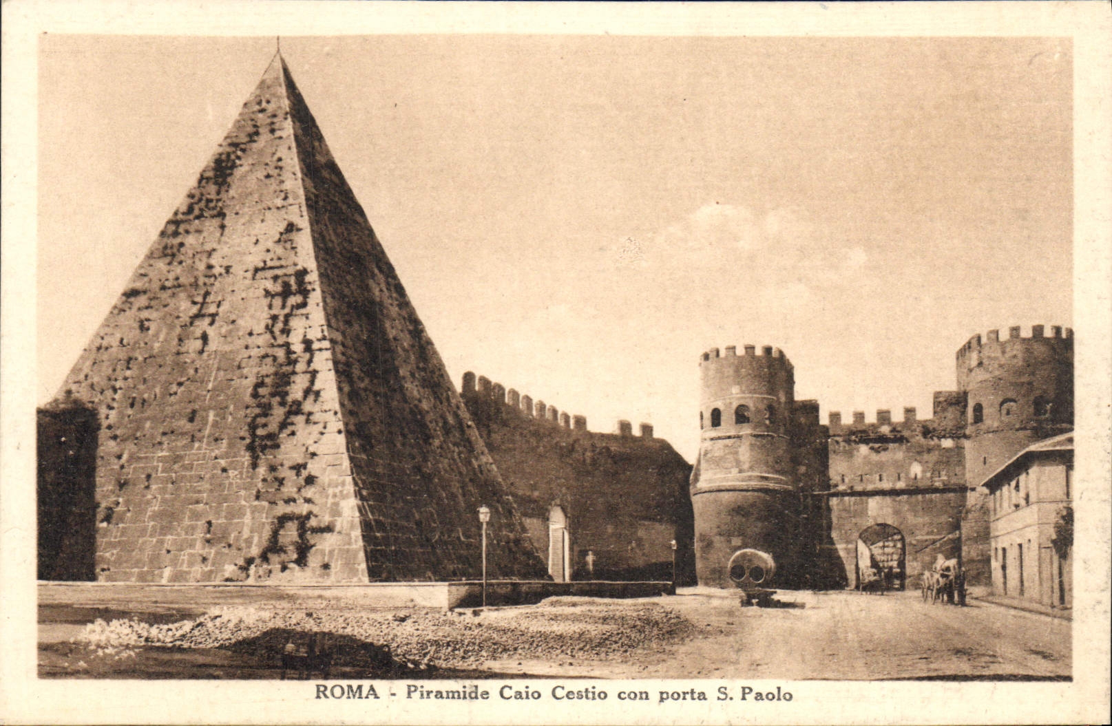 CPA Roma Piramide Caio Cestio con porta S Paolo 