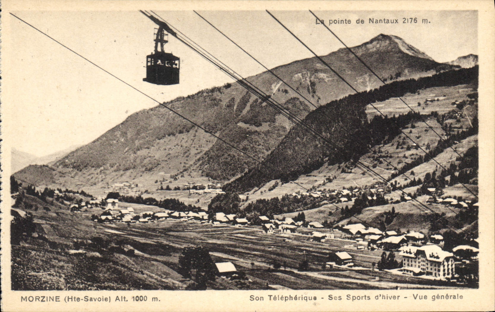 Morzine (Haute-Savoie) — Allgemeiner Blick mit Seilbahn und Gipfel von Nantaux — L. Thomas
