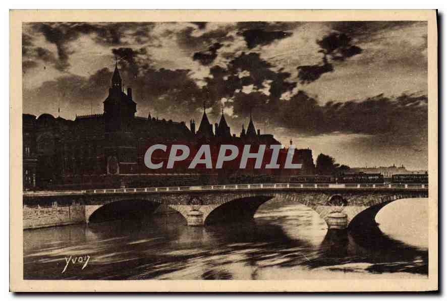 CPA Paris en Flanant La Conciergerie et le Pont au Change 