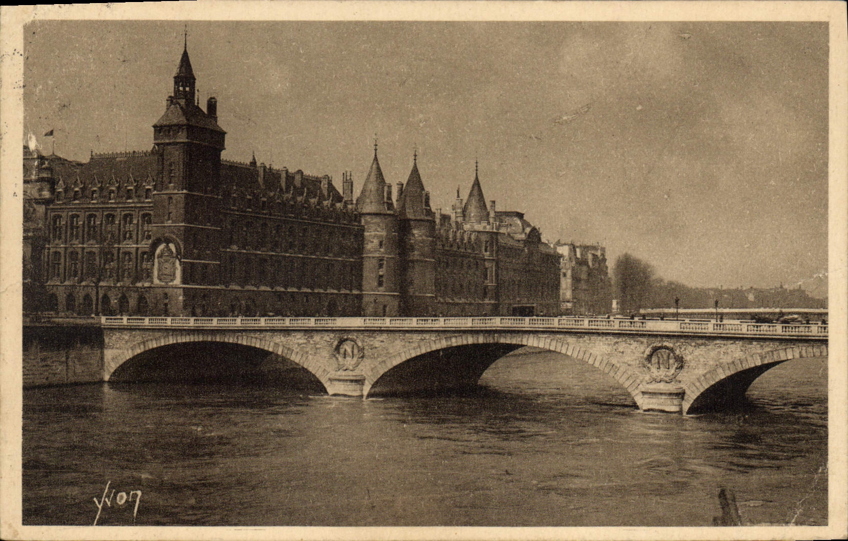 CPA Paris en Flanant Le Palais de Justice et le Pont au Change 