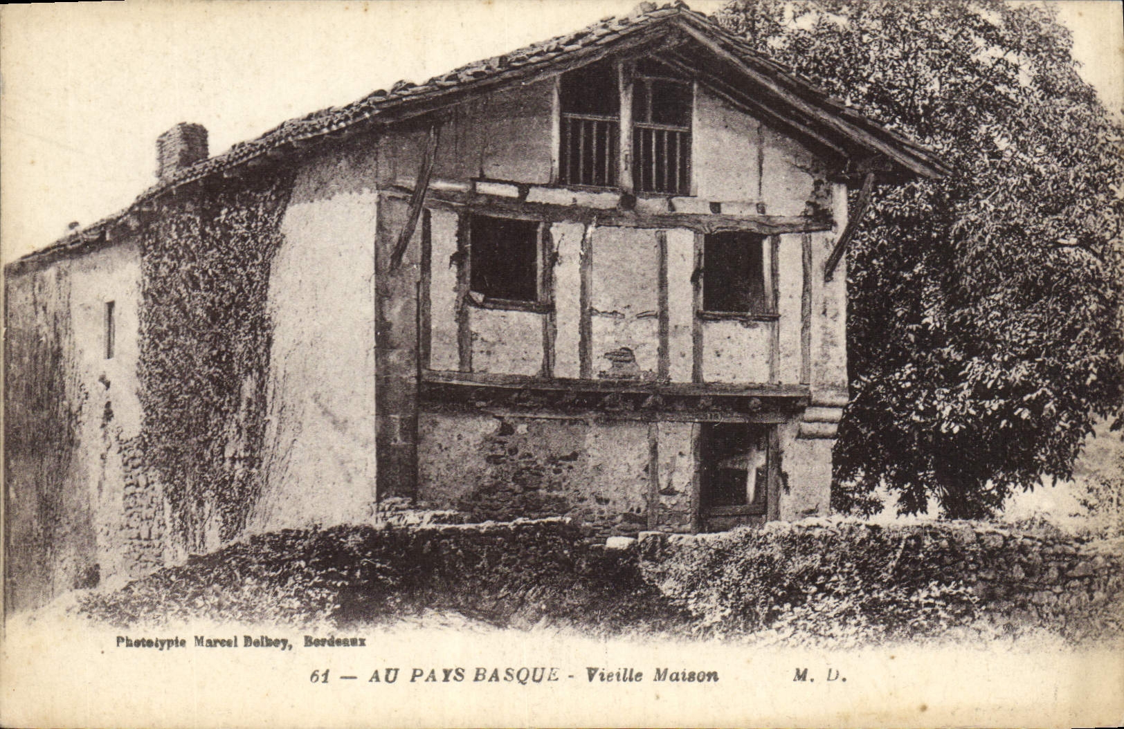 CPA Au Pays Basque Vieille Maison 