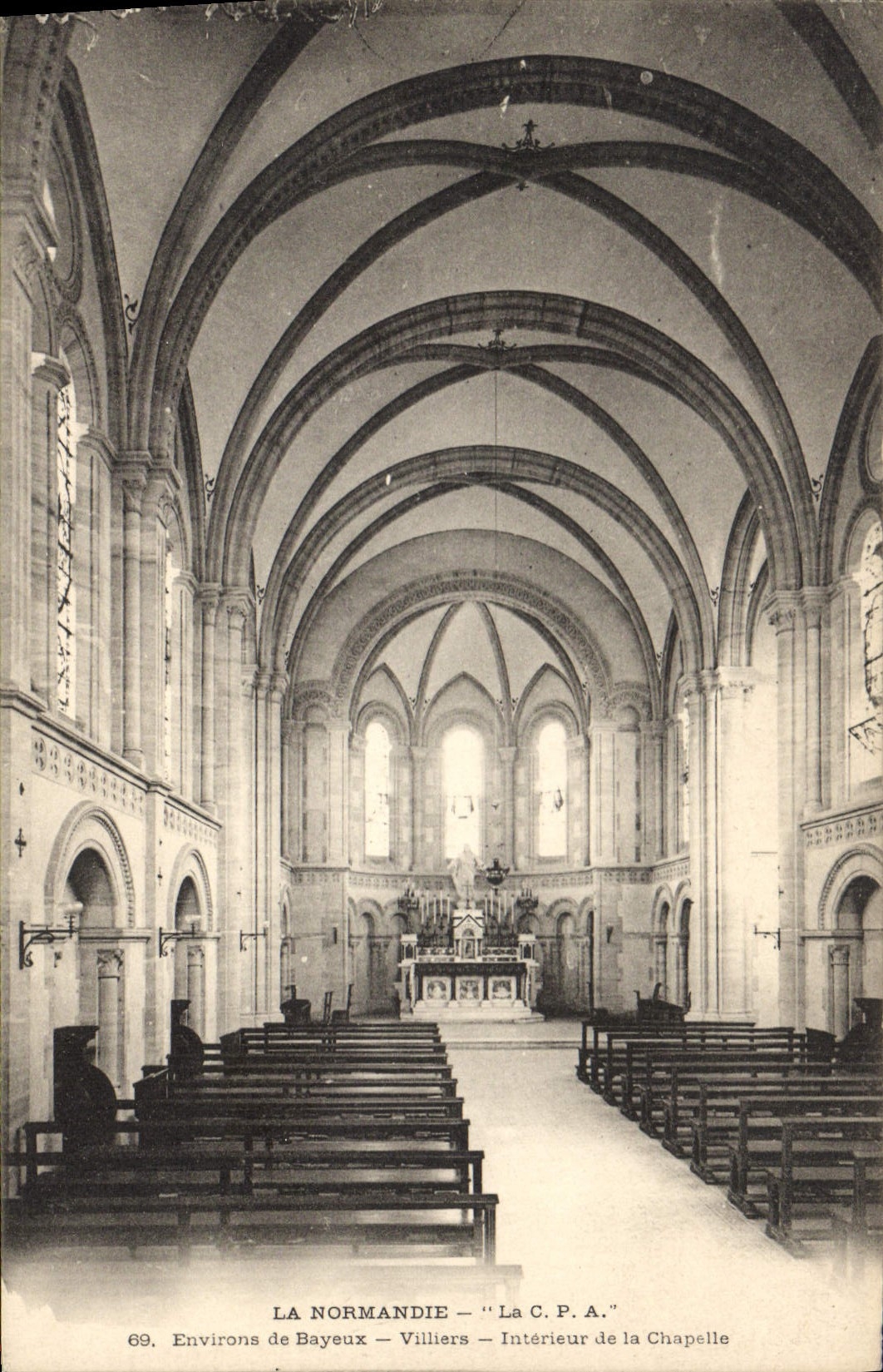 Villiers - Intérieur de la chapelle — La C.P.A. n°69