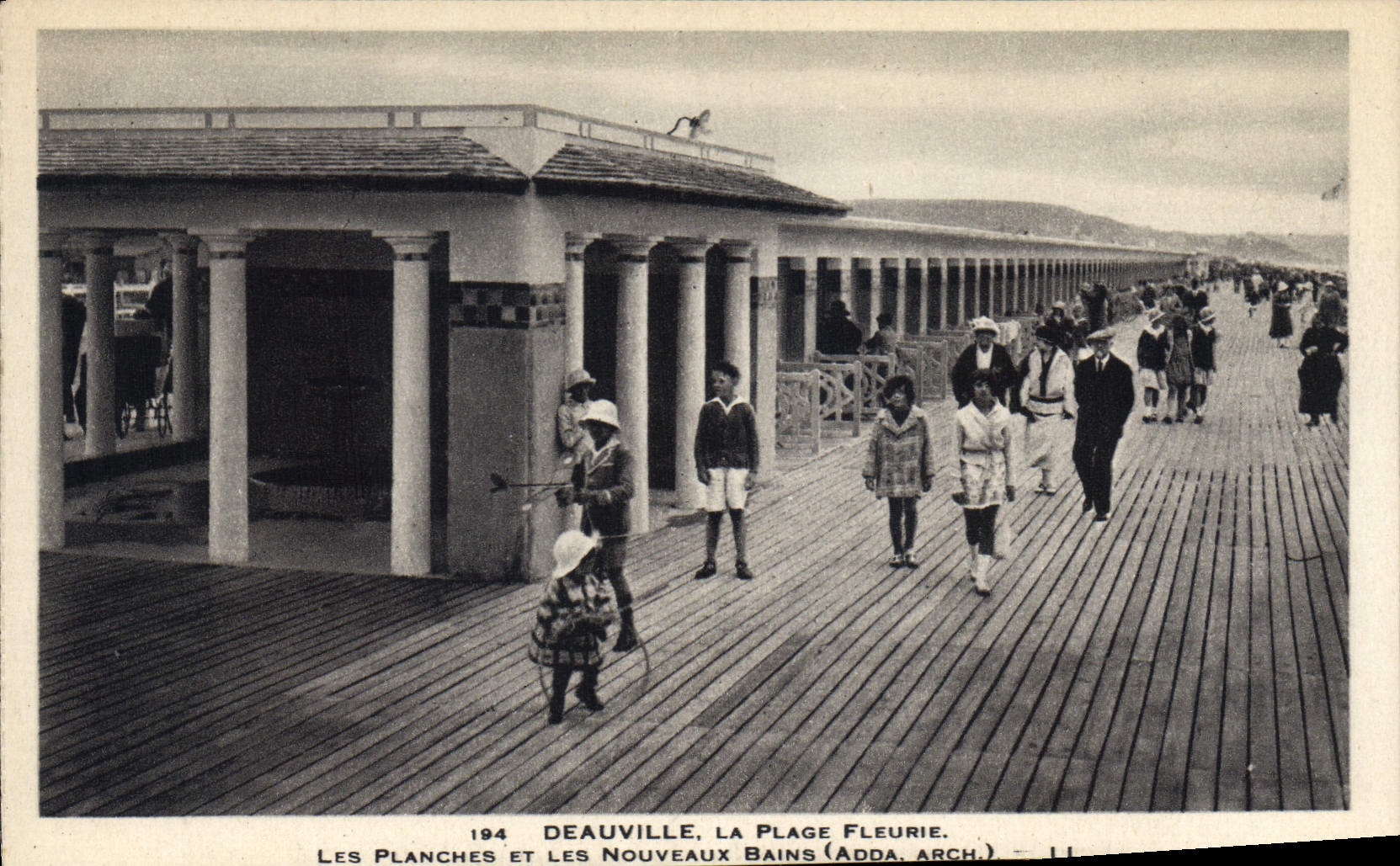 Deauville, la Plage Fleurie — Les Planches et les Nouveaux Bains — Adda, Arch. — n°11