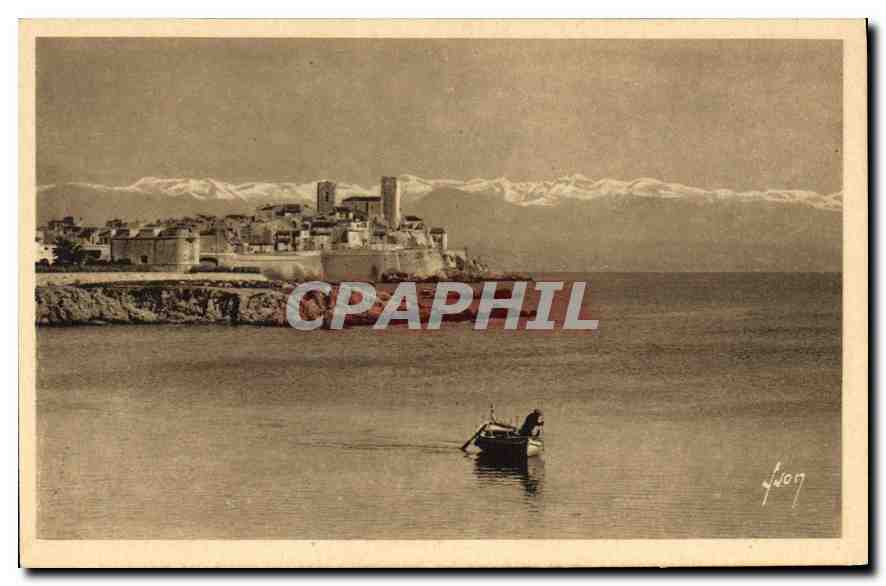CPA Antibes Alpes Maritimes La Vieille et la chaine des Alpes 