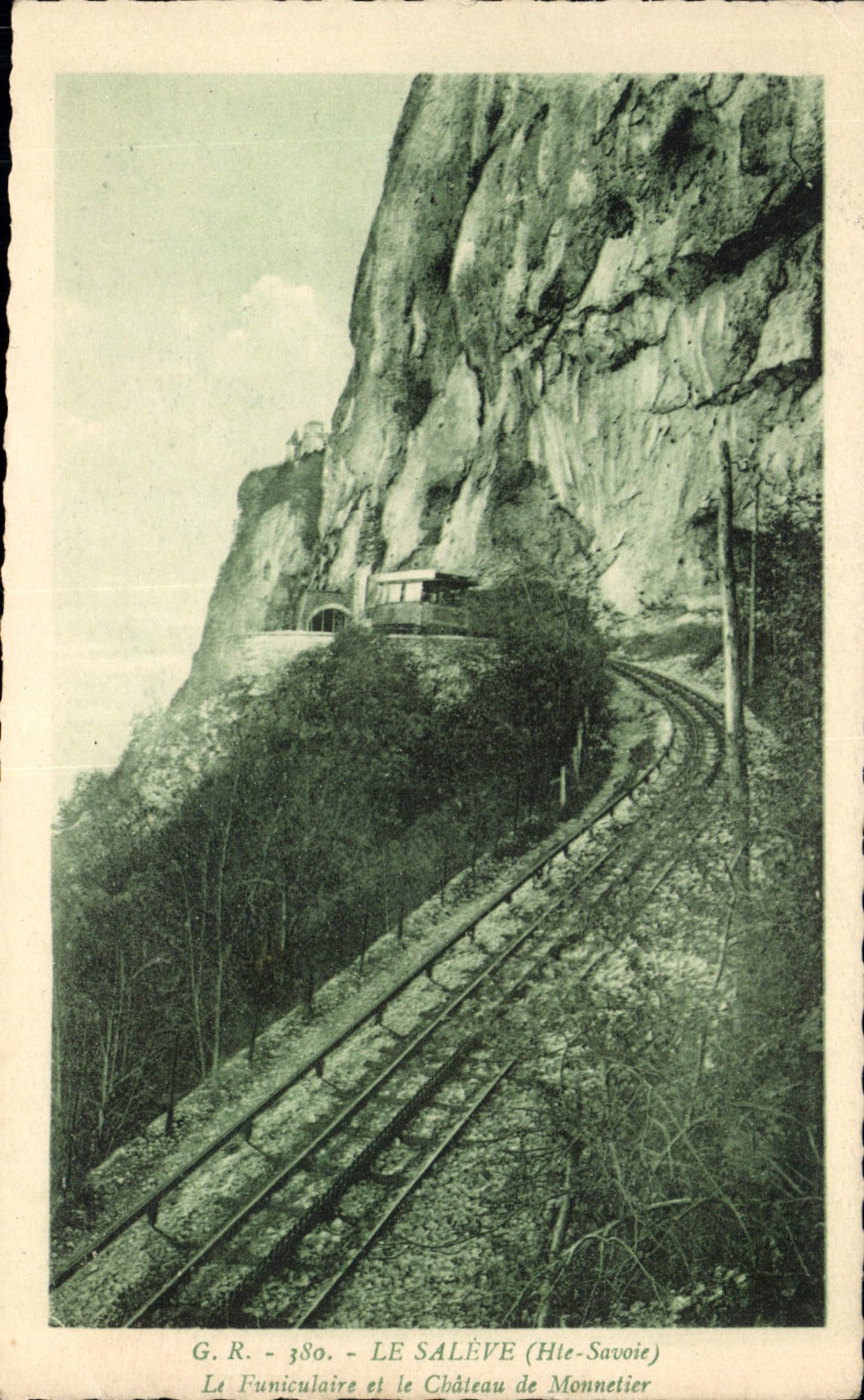 CPA Le Saleve Hte Savoie La Funiculaire et le Chateau de Monnetier 