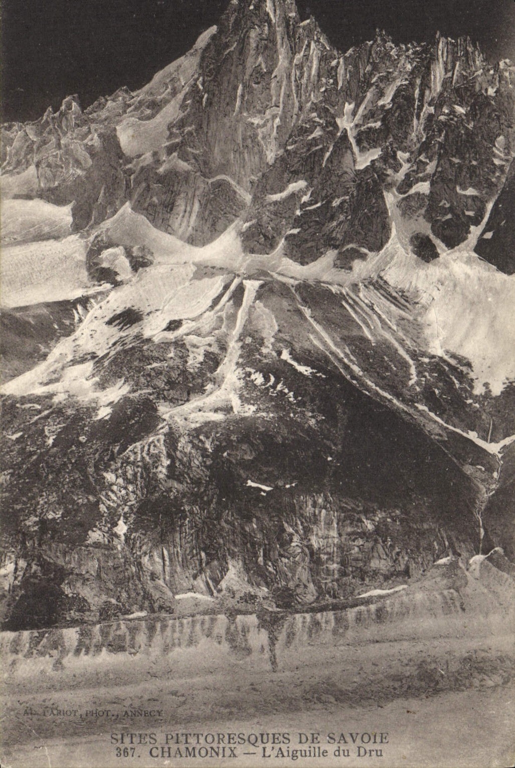 Chamonix — L'Aiguille du Dru — Sites pittoresques de Savoie — Al. Tariot, phot. Annecy, n° 367