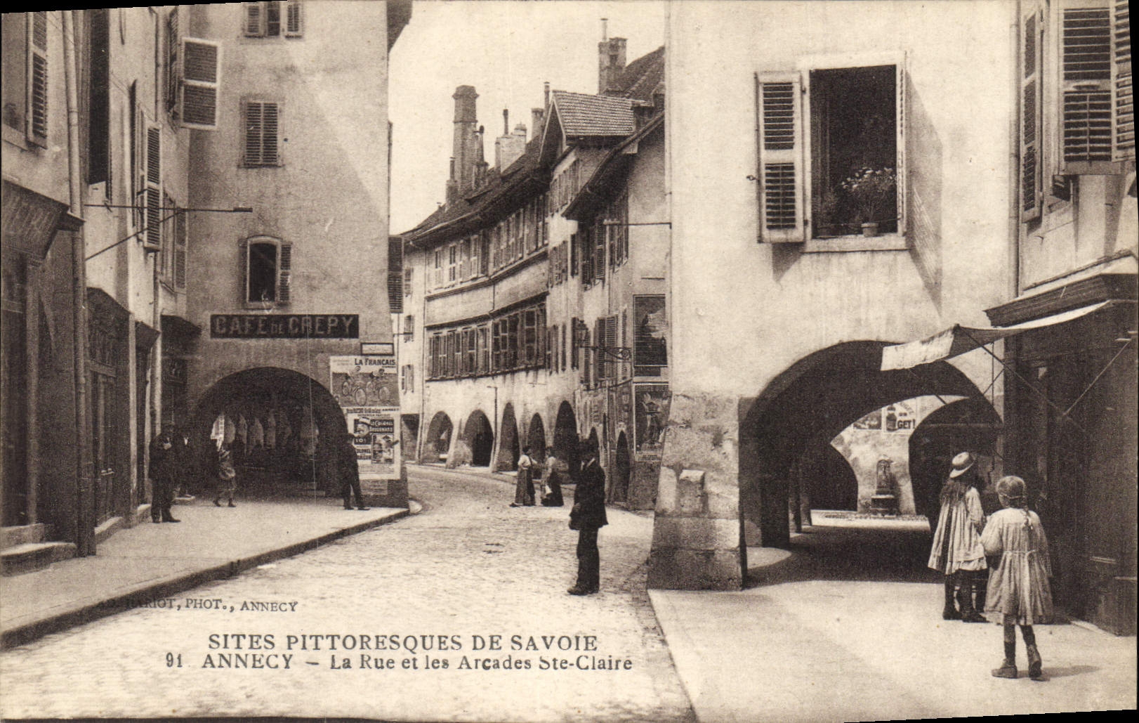 Annecy — La Rue et les Arcades Ste-Clair — D. Dariot, Phot., Annecy
