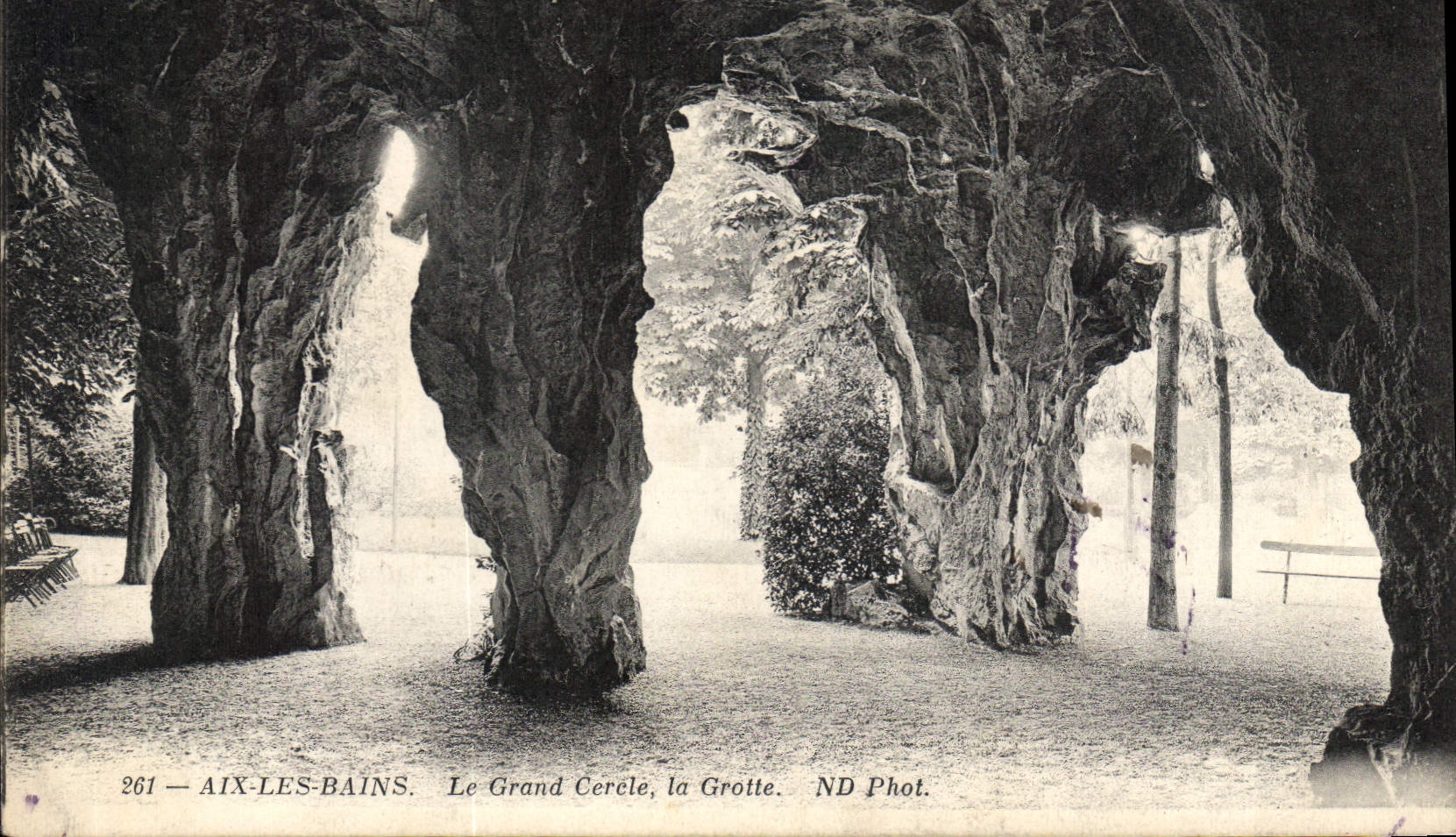 CPA Aix les Bains Le Grand Cercle la Grotte 